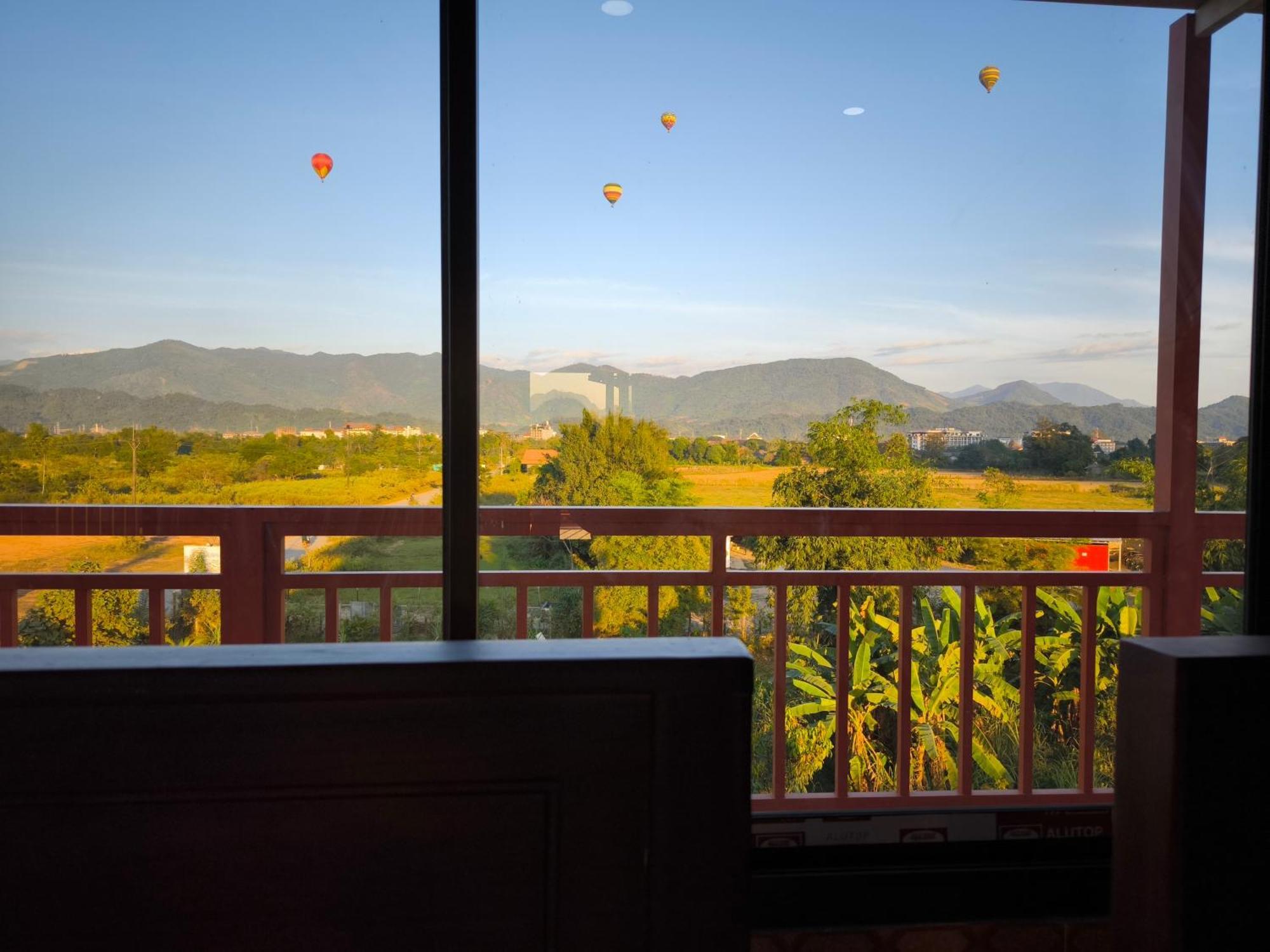 Dd Guesthouse Vang Vieng Eksteriør billede
