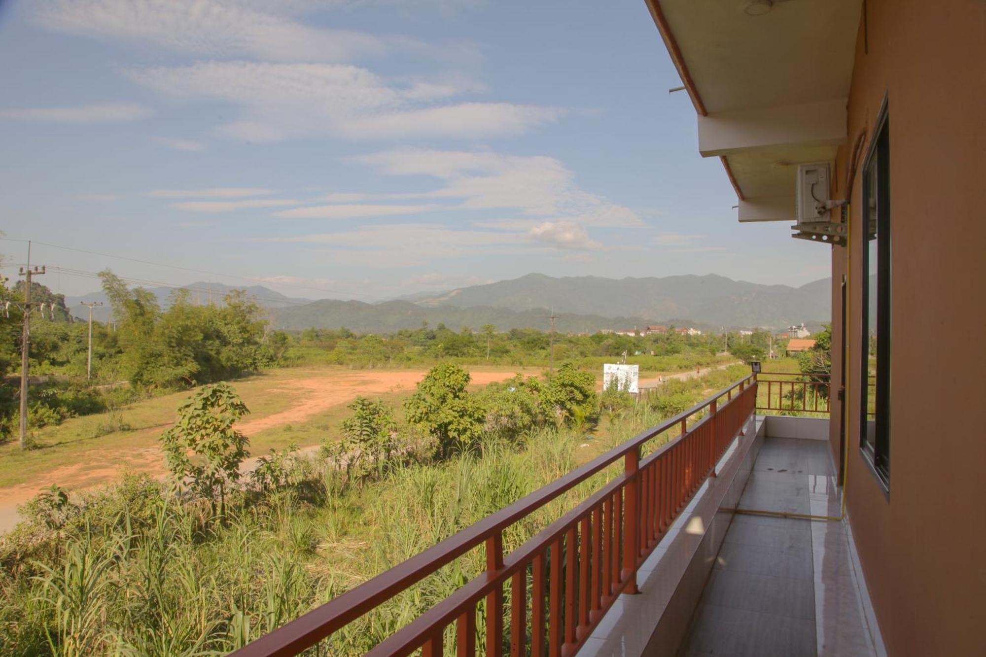 Dd Guesthouse Vang Vieng Eksteriør billede